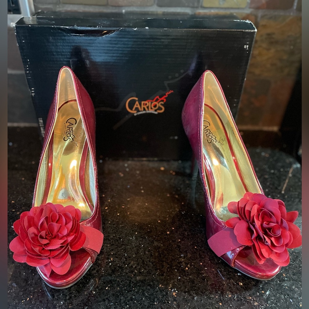 Carlos Cupcake Peep Toe Pump sz 7.5 New